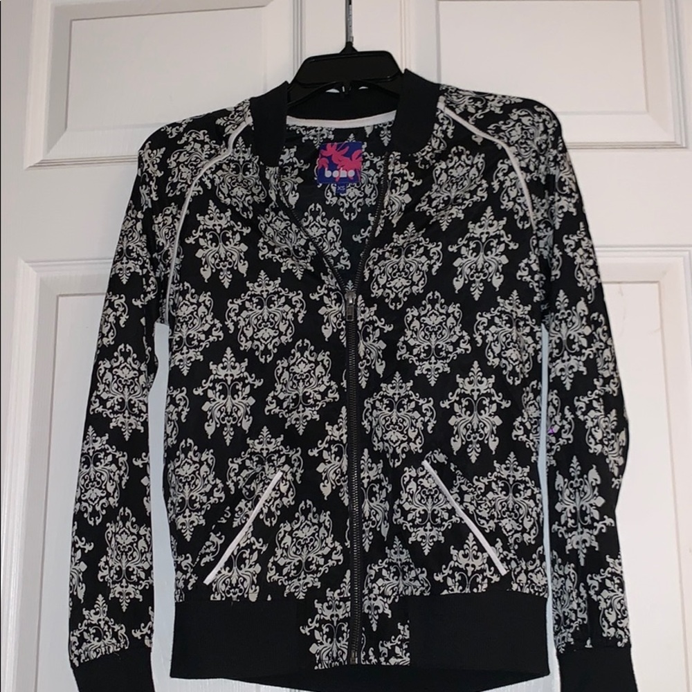 •Silky jacket•